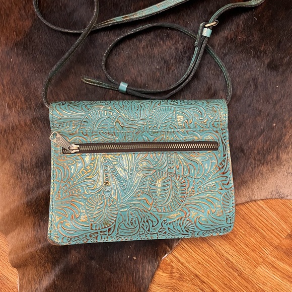 Patricia Nash Teal and Gold Embossed Crossbody Bag in like new condition. - Picture 3 of 8